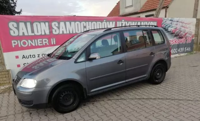 VOLKSWAGEN Touran 