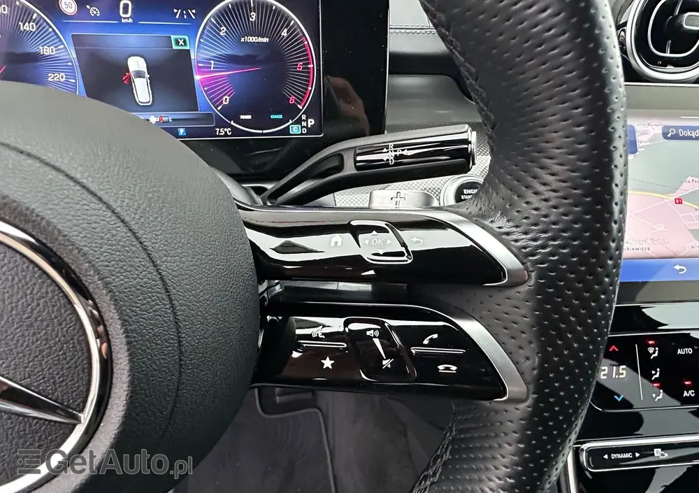 MERCEDES-BENZ Klasa C 220 d 9G-TRONIC AMG Line