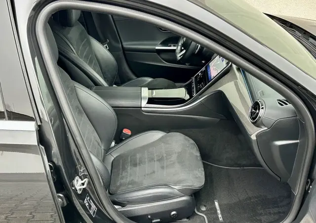 MERCEDES-BENZ Klasa C 220 d 9G-TRONIC AMG Line