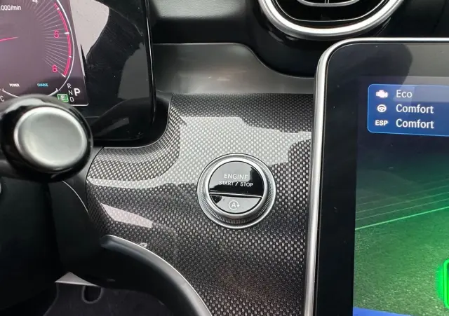 MERCEDES-BENZ Klasa C 220 d 9G-TRONIC AMG Line