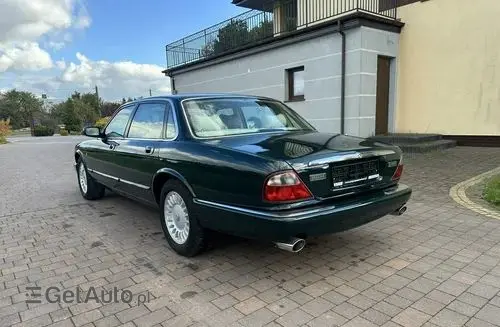 JAGUAR XJ 