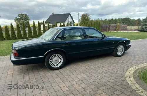 JAGUAR XJ 