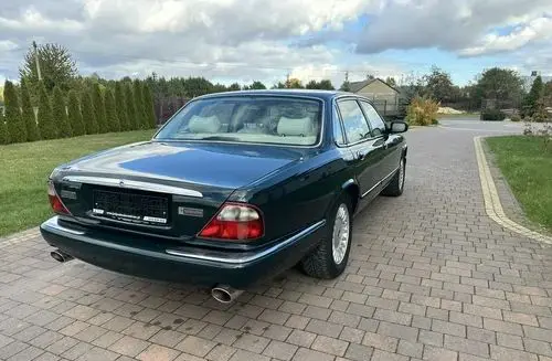 JAGUAR XJ 