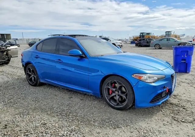 ALFA ROMEO Giulia 2.0 Turbo 16V AT8-Q4 Veloce Ti