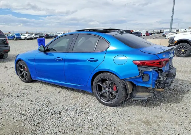 ALFA ROMEO Giulia 2.0 Turbo 16V AT8-Q4 Veloce Ti