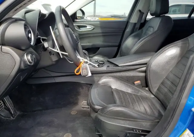 ALFA ROMEO Giulia 2.0 Turbo 16V AT8-Q4 Veloce Ti