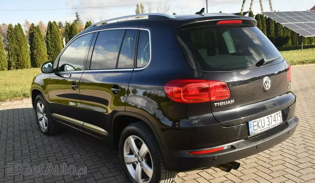 VOLKSWAGEN Tiguan 