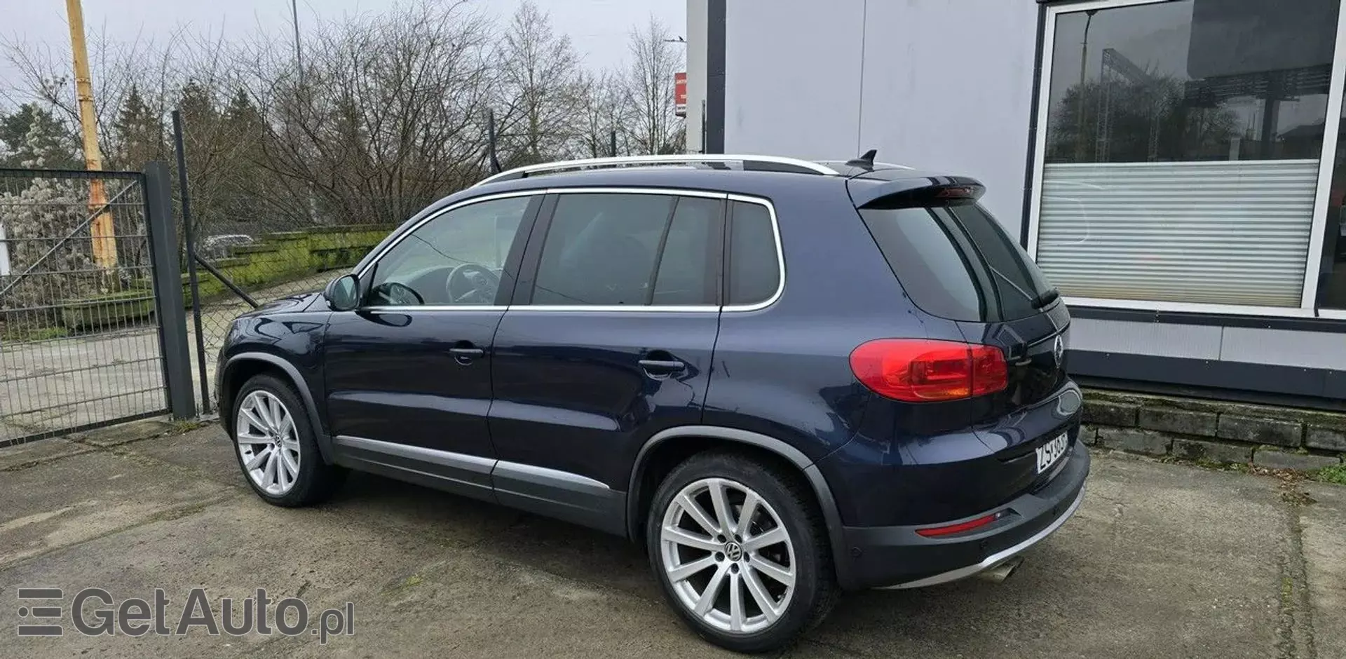 VOLKSWAGEN Tiguan 