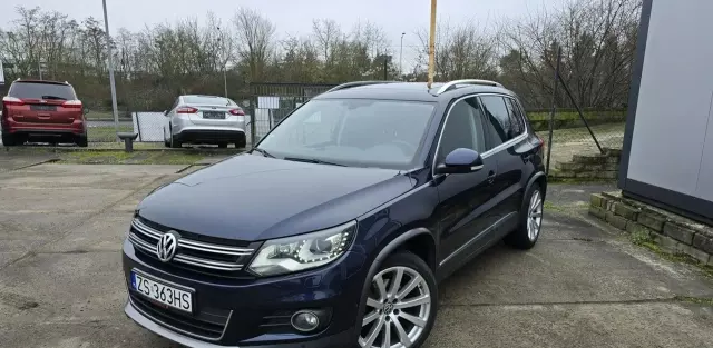 VOLKSWAGEN Tiguan 