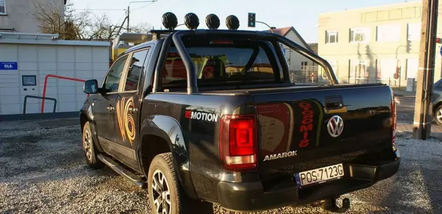 VOLKSWAGEN Amarok 
