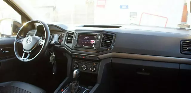 VOLKSWAGEN Amarok 