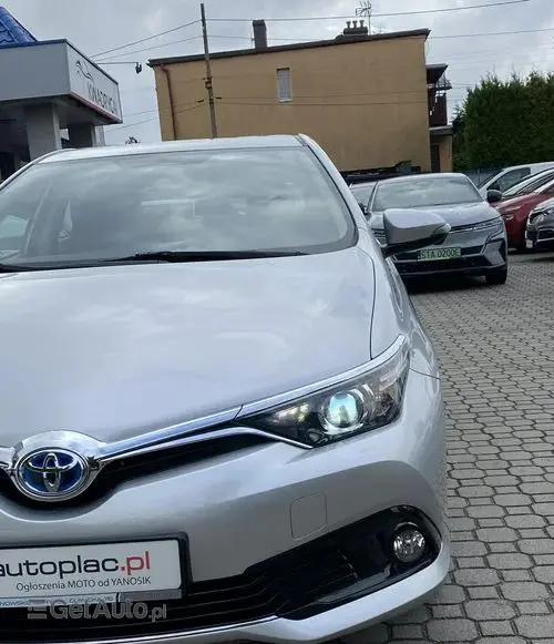 TOYOTA Auris 