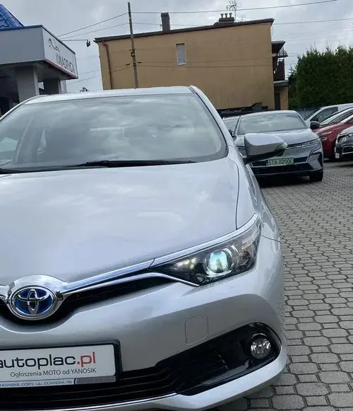 TOYOTA Auris 