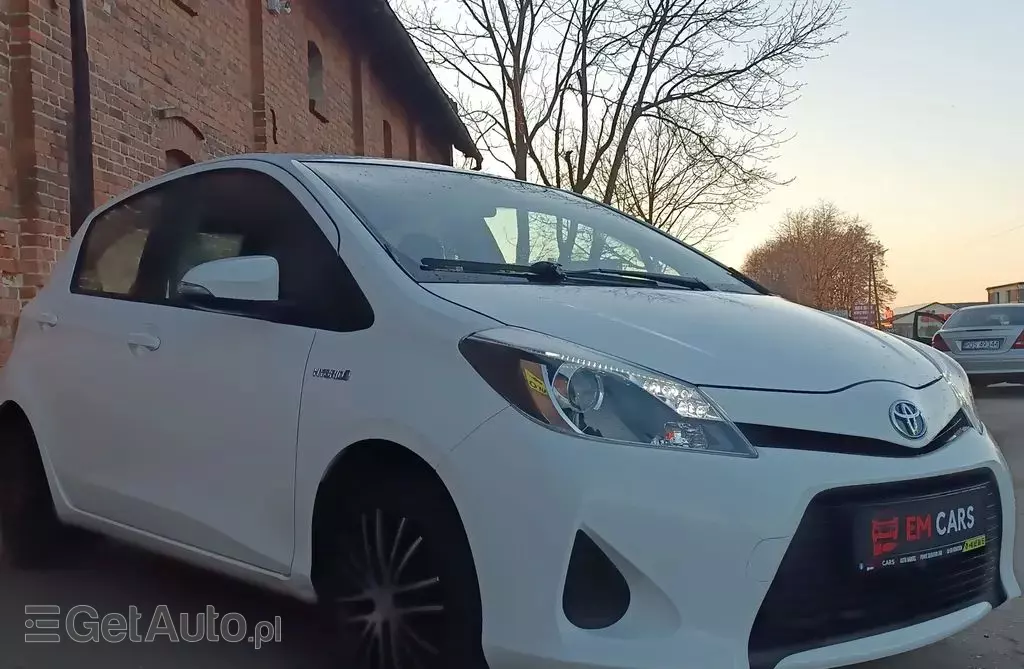 TOYOTA Yaris 