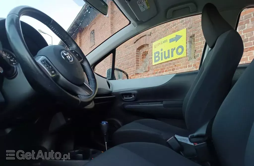 TOYOTA Yaris 