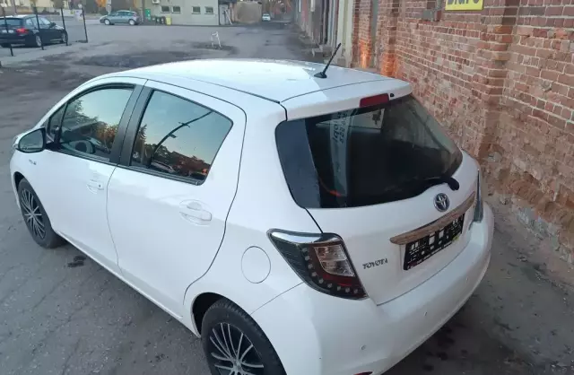 TOYOTA Yaris 