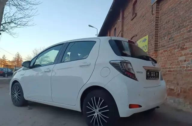 TOYOTA Yaris 