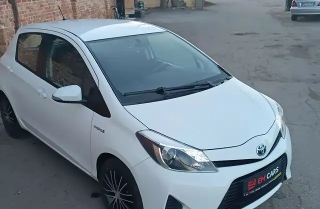 TOYOTA Yaris 