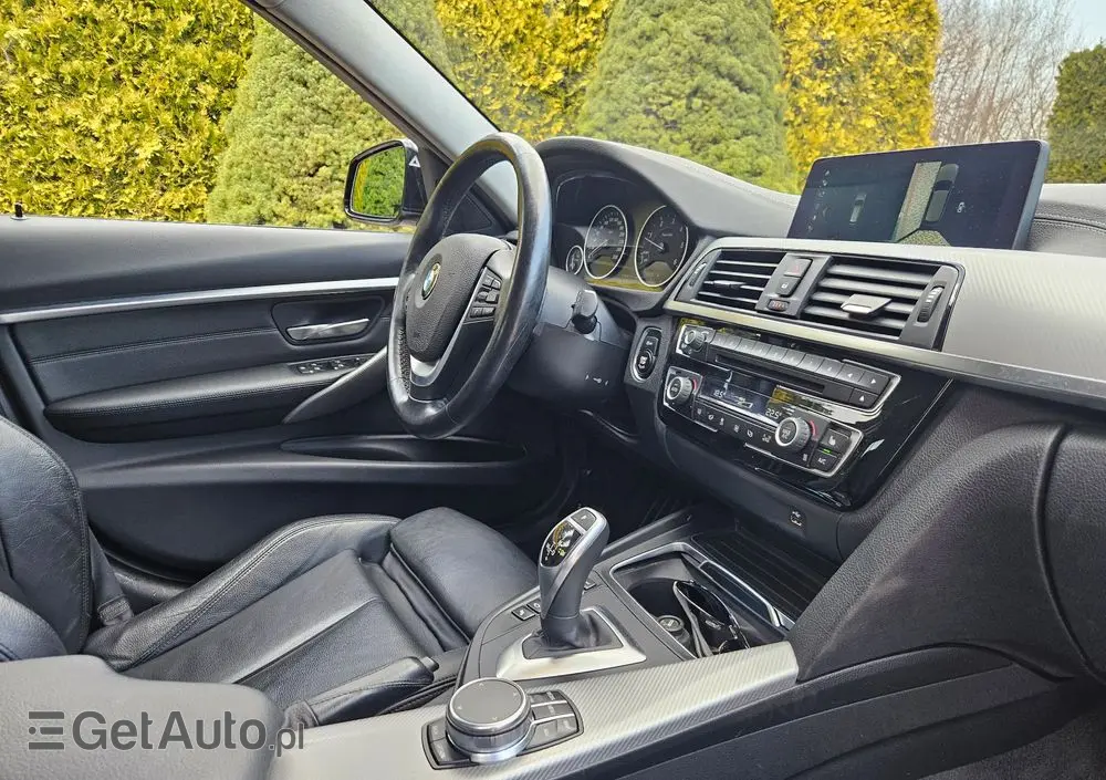 BMW Seria 3 320d xDrive Sport Line Shadow sport