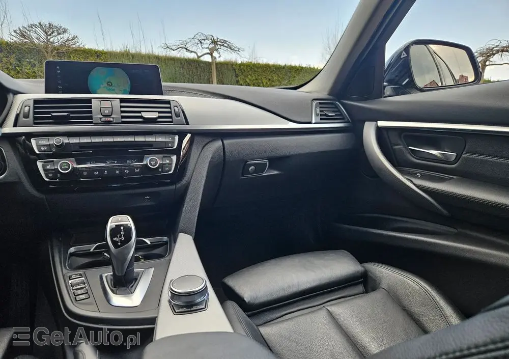 BMW Seria 3 320d xDrive Sport Line Shadow sport