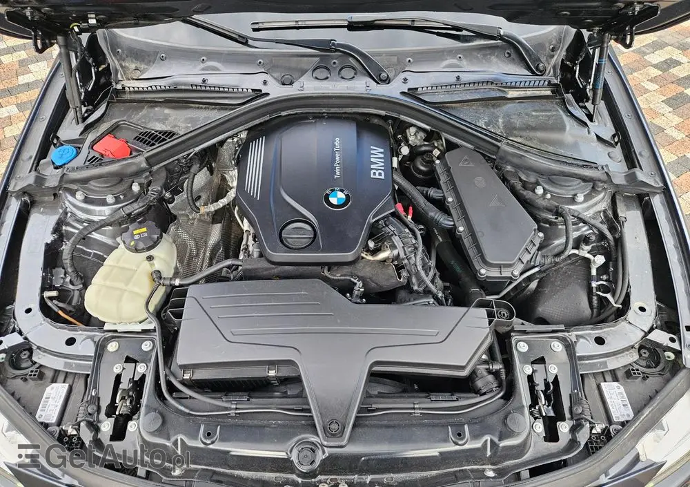 BMW Seria 3 320d xDrive Sport Line Shadow sport