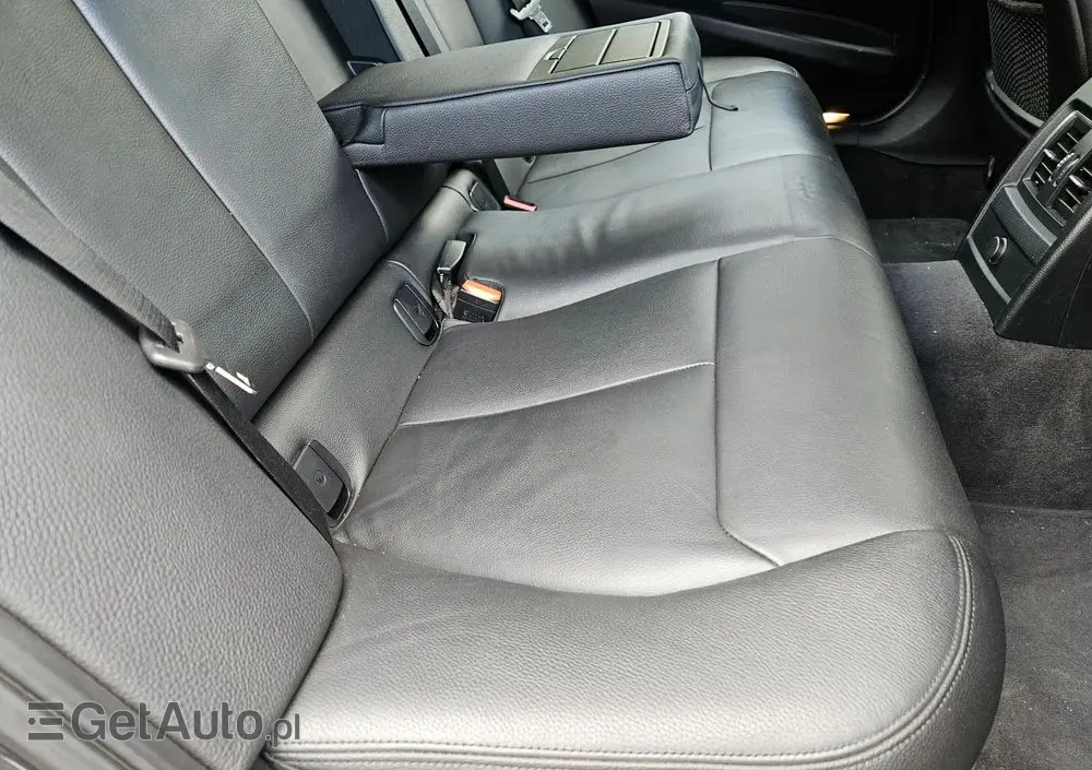 BMW Seria 3 320d xDrive Sport Line Shadow sport