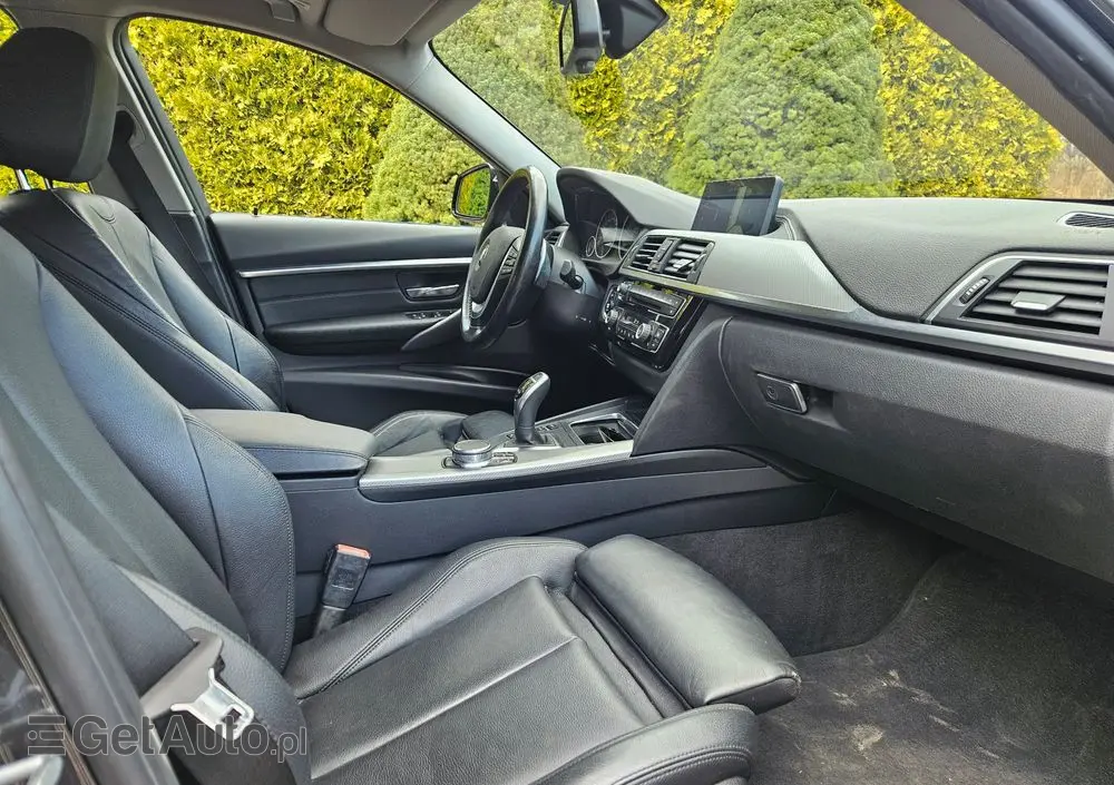 BMW Seria 3 320d xDrive Sport Line Shadow sport