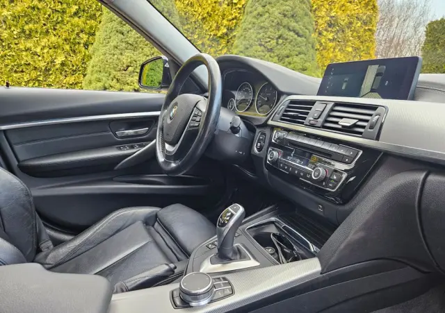 BMW Seria 3 320d xDrive Sport Line Shadow sport