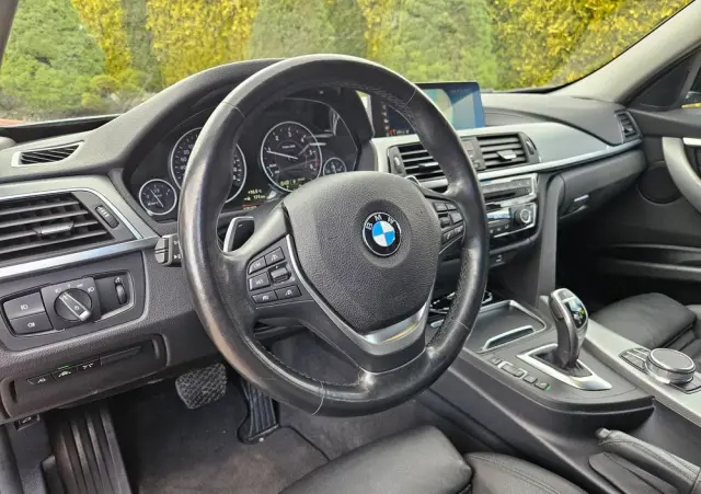 BMW Seria 3 320d xDrive Sport Line Shadow sport