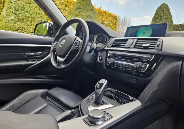 BMW Seria 3 320d xDrive Sport Line Shadow sport