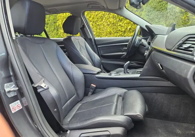 BMW Seria 3 320d xDrive Sport Line Shadow sport