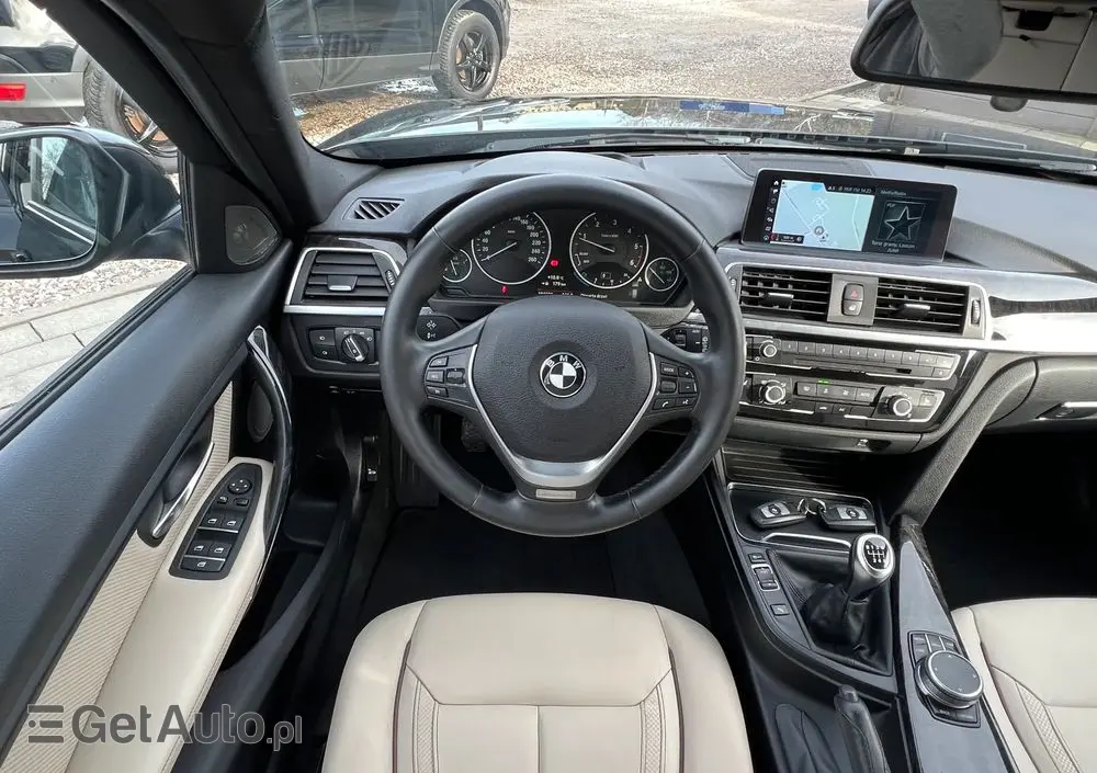 BMW Seria 3 318d Touring Edition Luxury Line Purity