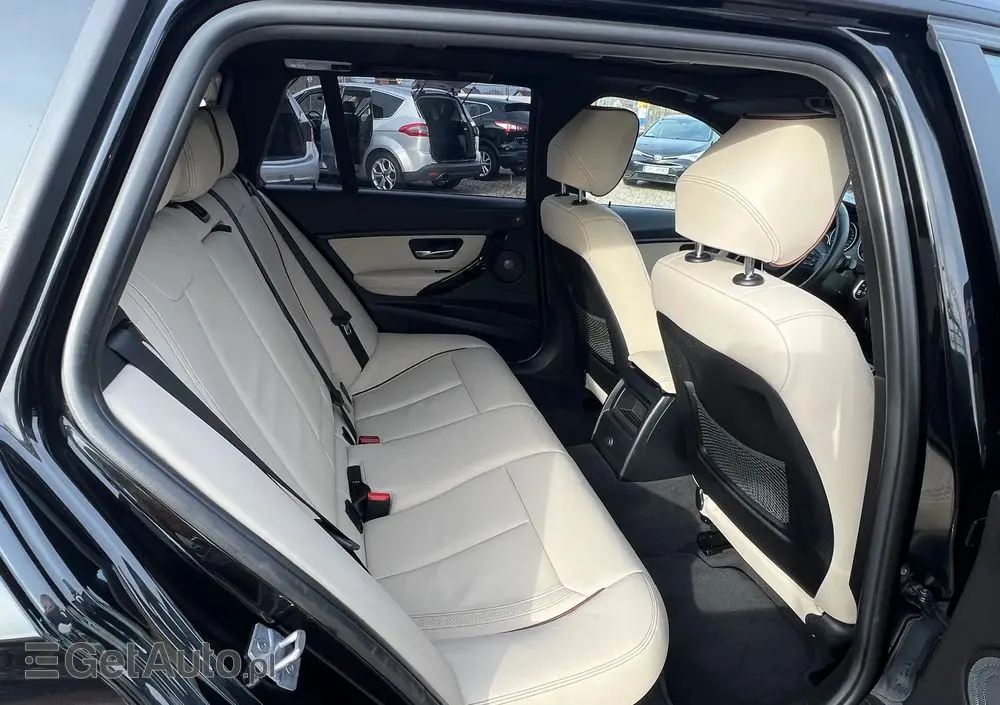 BMW Seria 3 318d Touring Edition Luxury Line Purity