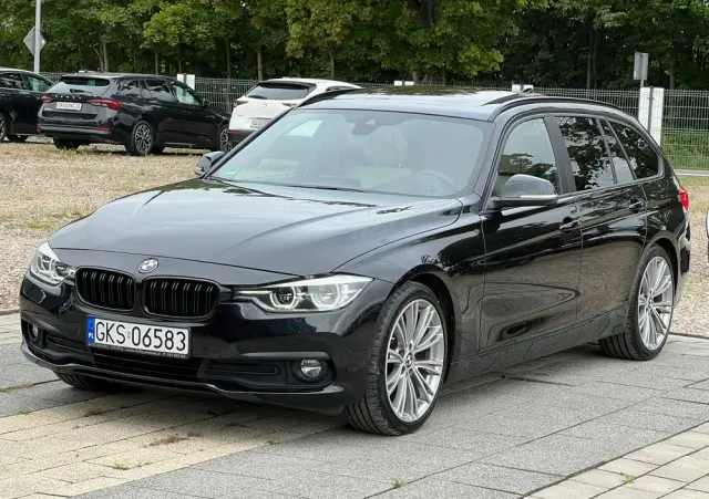 BMW Seria 3 318d Touring Edition Luxury Line Purity