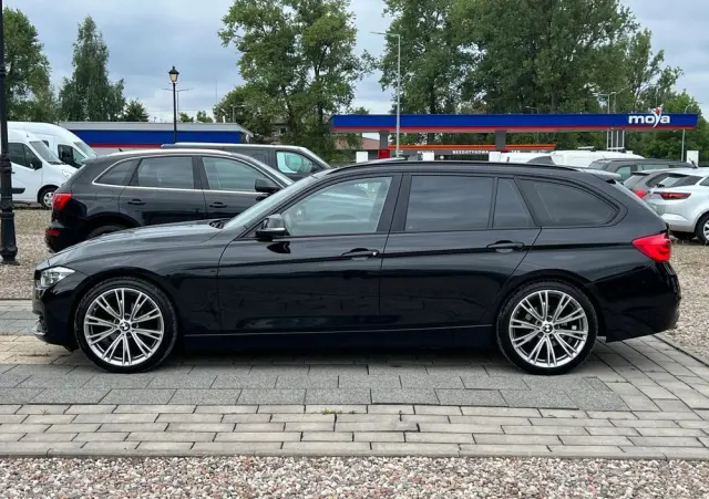 BMW Seria 3 318d Touring Edition Luxury Line Purity