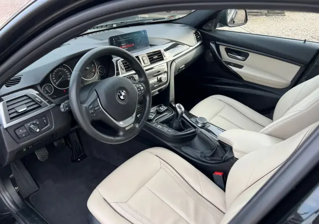 BMW Seria 3 318d Touring Edition Luxury Line Purity