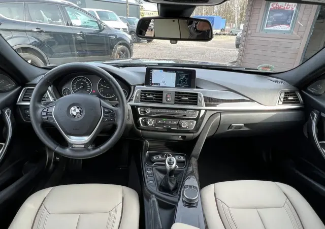 BMW Seria 3 318d Touring Edition Luxury Line Purity
