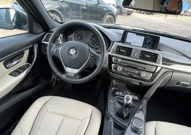 BMW Seria 3 318d Touring Edition Luxury Line Purity