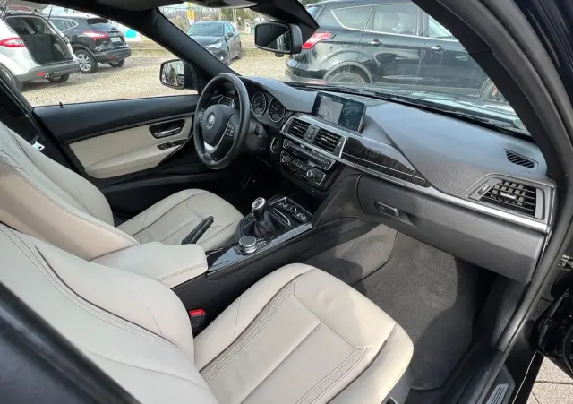 BMW Seria 3 318d Touring Edition Luxury Line Purity