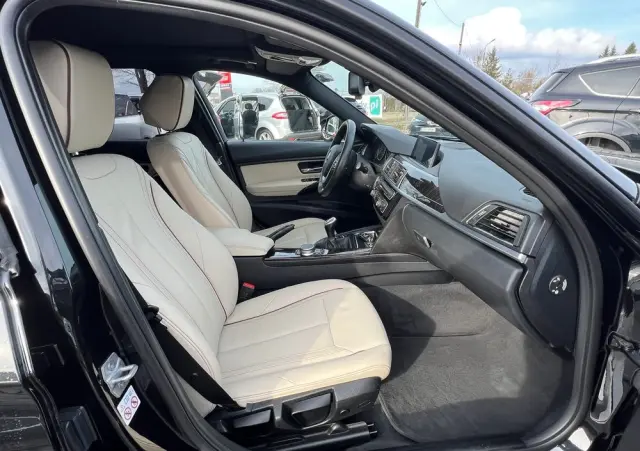 BMW Seria 3 318d Touring Edition Luxury Line Purity