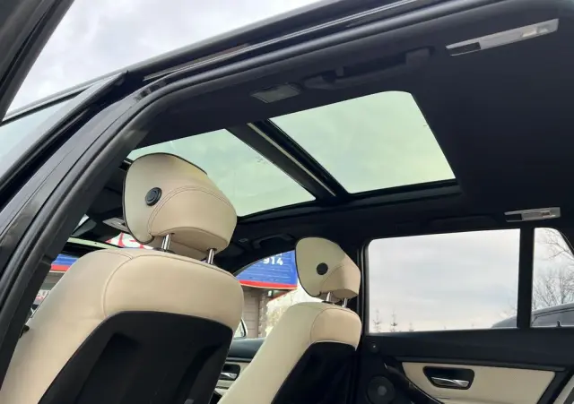 BMW Seria 3 318d Touring Edition Luxury Line Purity