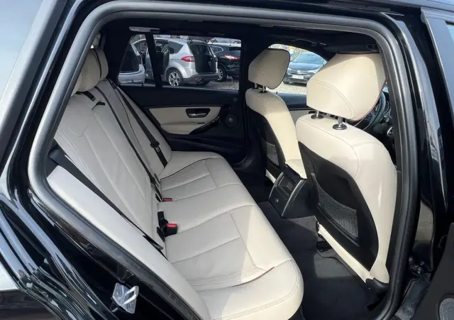 BMW Seria 3 318d Touring Edition Luxury Line Purity