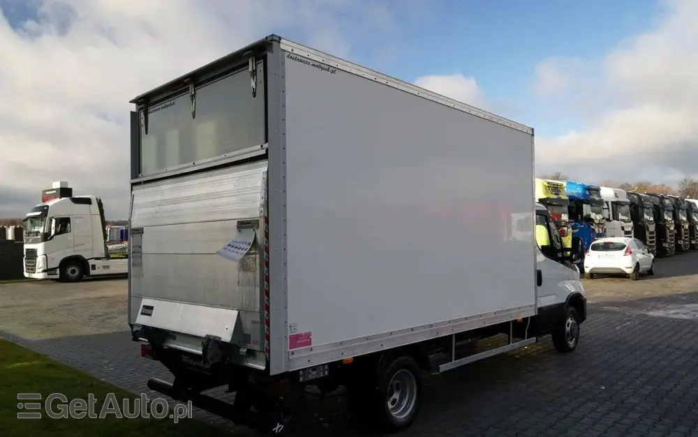 IVECO DAILY 35-160 / KONTENER 4,2 M    / WINDA  / BLIŹNIAK   DMC: 3500 KG /  2022 