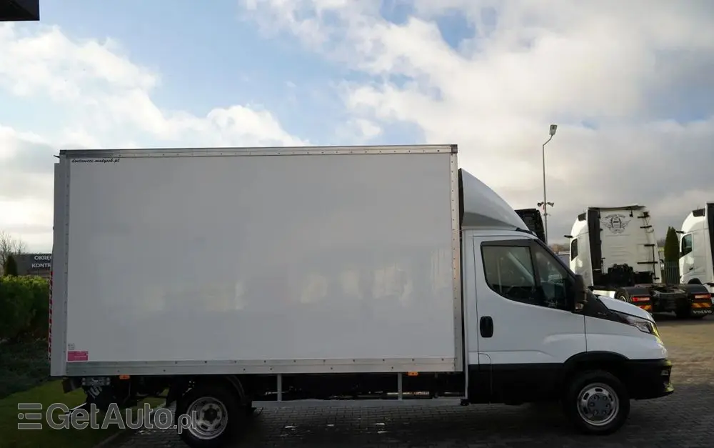 IVECO DAILY 35-160 / KONTENER 4,2 M    / WINDA  / BLIŹNIAK   DMC: 3500 KG /  2022 