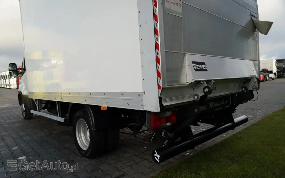IVECO DAILY 35-160 / KONTENER 4,2 M    / WINDA  / BLIŹNIAK   DMC: 3500 KG /  2022 