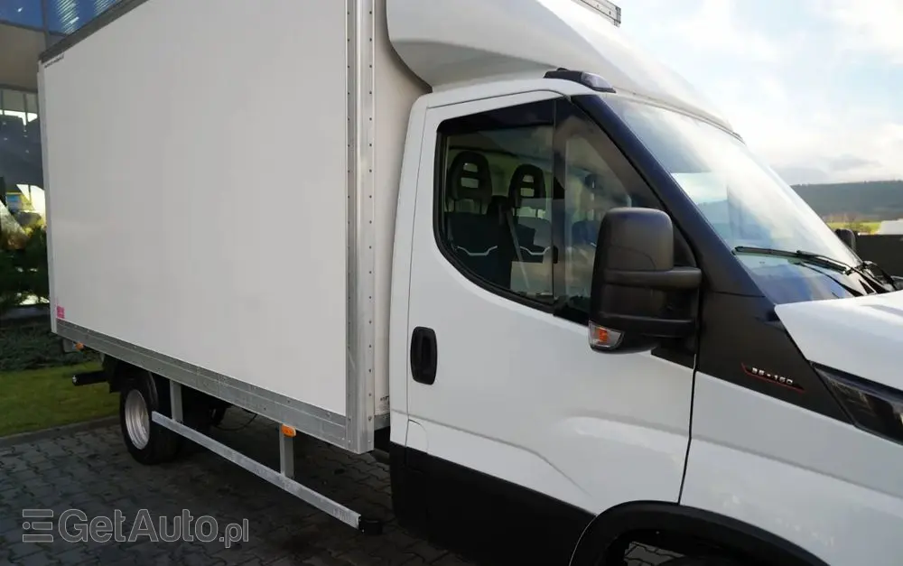 IVECO DAILY 35-160 / KONTENER 4,2 M    / WINDA  / BLIŹNIAK   DMC: 3500 KG /  2022 