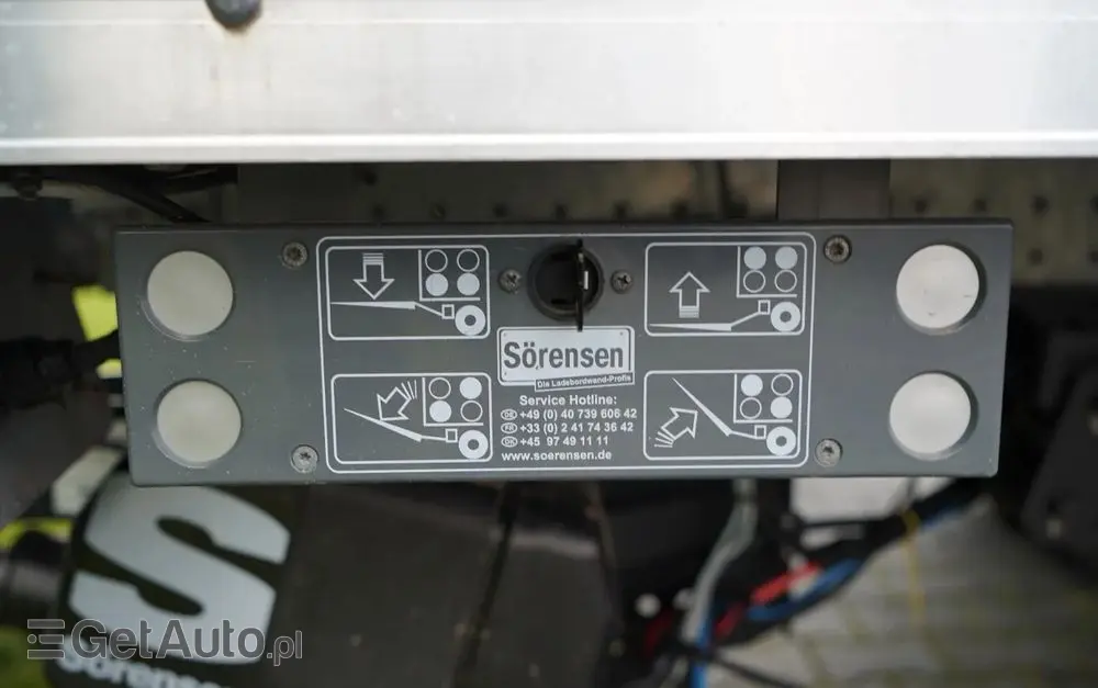 IVECO DAILY 35-160 / KONTENER 4,2 M    / WINDA  / BLIŹNIAK   DMC: 3500 KG /  2022 