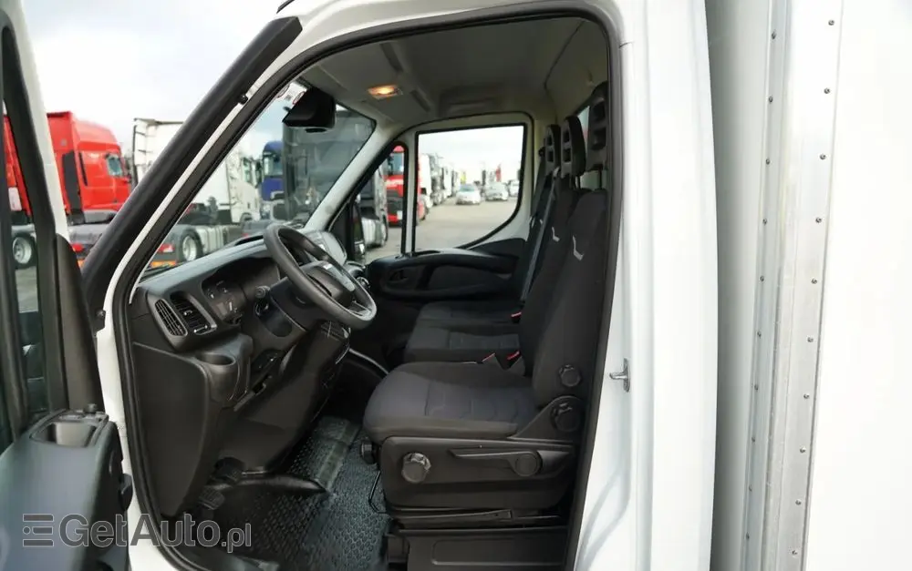IVECO DAILY 35-160 / KONTENER 4,2 M    / WINDA  / BLIŹNIAK   DMC: 3500 KG /  2022 