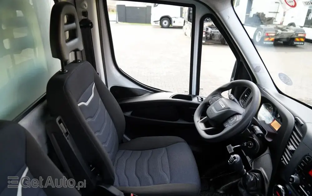 IVECO DAILY 35-160 / KONTENER 4,2 M    / WINDA  / BLIŹNIAK   DMC: 3500 KG /  2022 