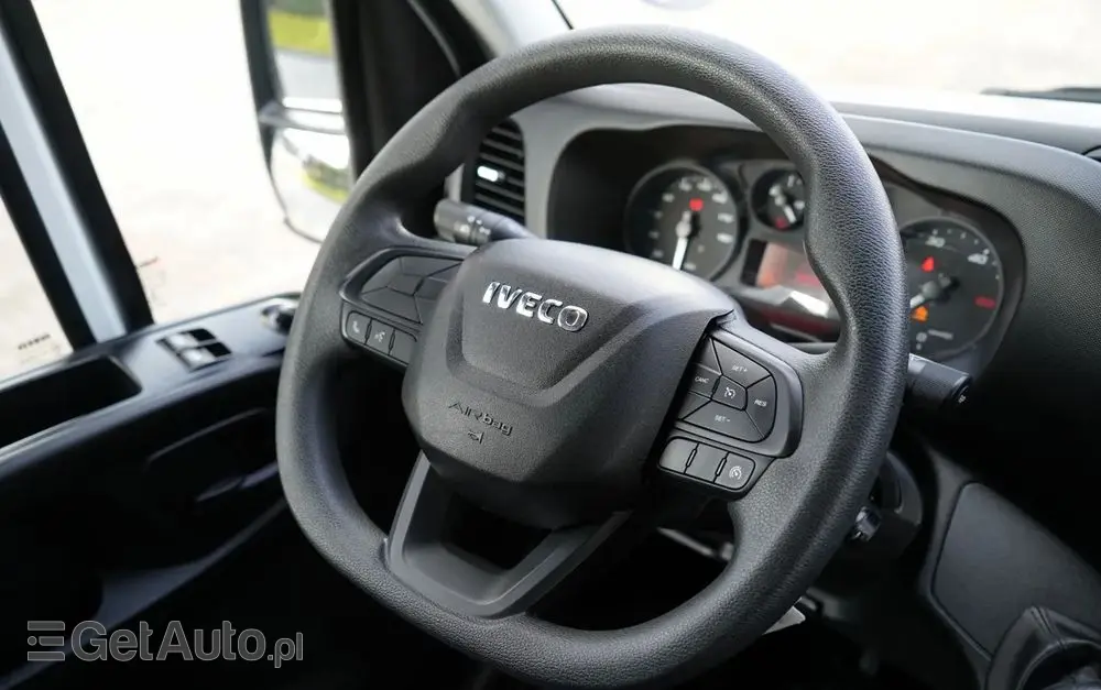 IVECO DAILY 35-160 / KONTENER 4,2 M    / WINDA  / BLIŹNIAK   DMC: 3500 KG /  2022 